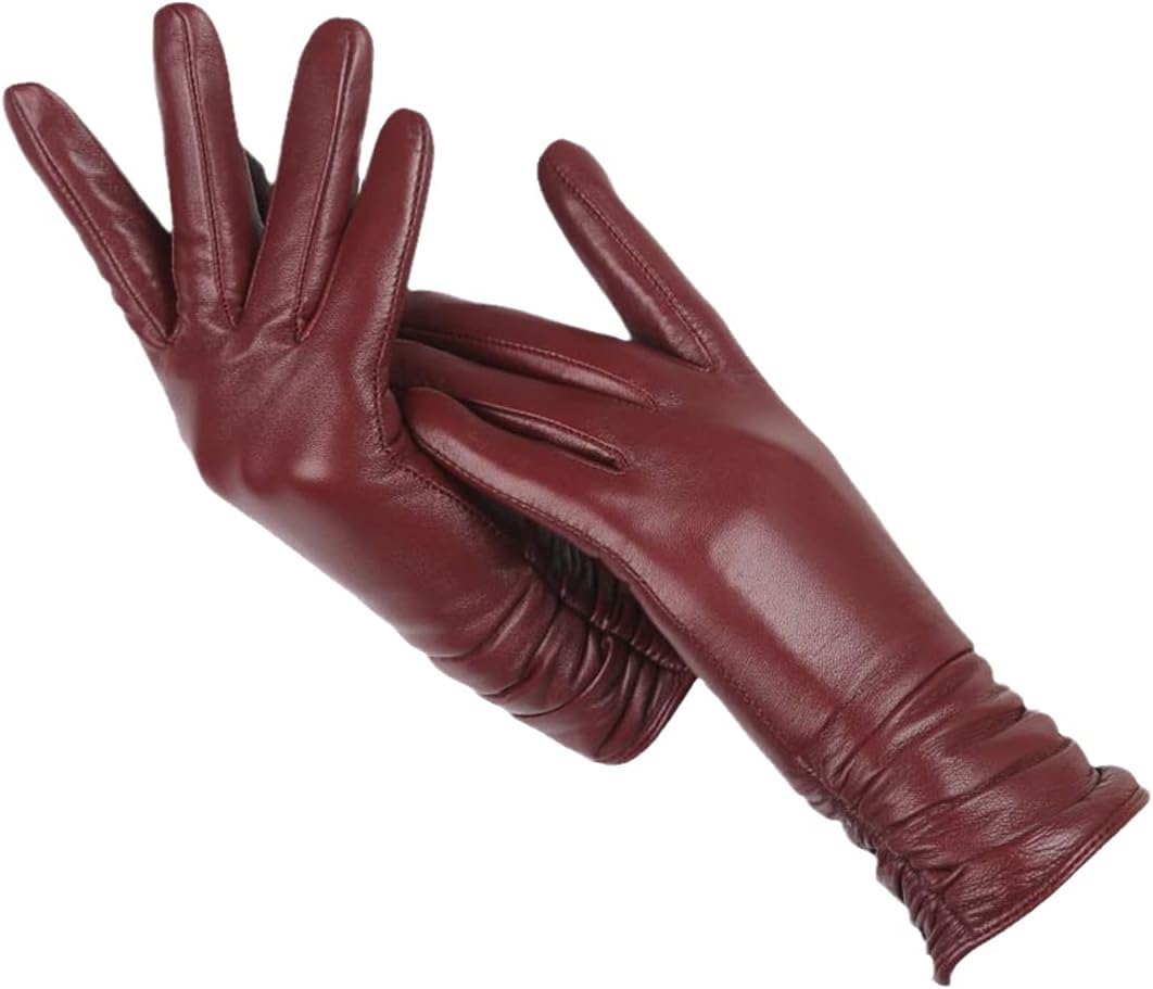 Gants élégants classiques pour femmes, offrant chaleur hivernale et un look raffiné. Parfait accessoire de mode.