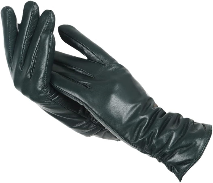 Gants d'hiver classiques et polyvalents pour femmes, un accessoire de mode élégant assurant chaleur et confort.