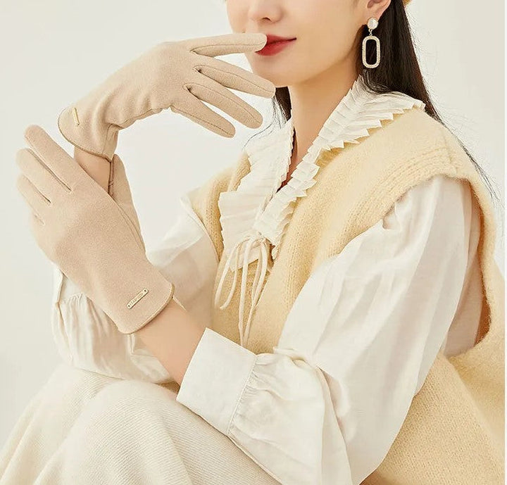 Gants classiques modernisés pour femmes, chaleur et technologie tactile, parfaits pour l'hiver.