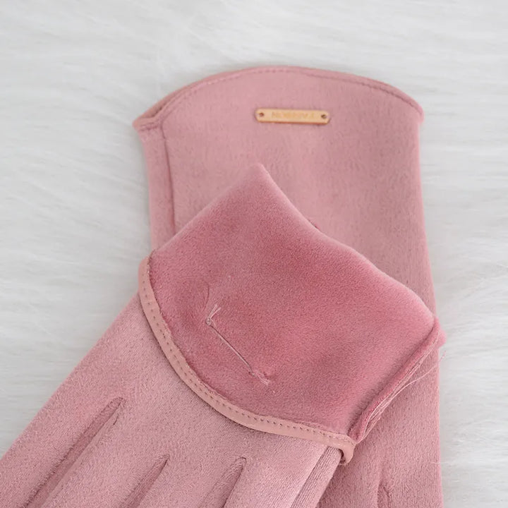 Gants confortables et chaleureux pour femmes, accessoire d'hiver essentiel avec fonction tactile.