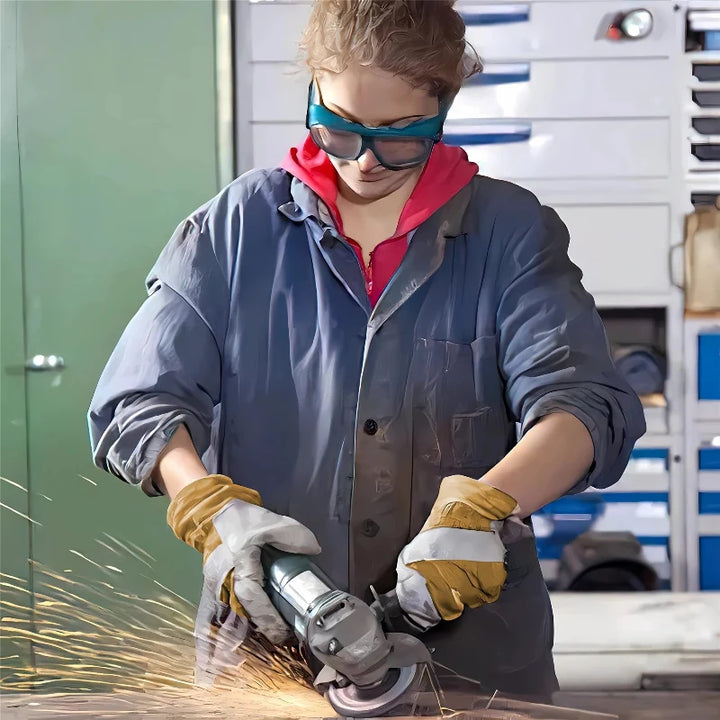 Manchette des gants de protection en cuir de vachette, assurant sécurité et ajustement optimal pour travail intensif.