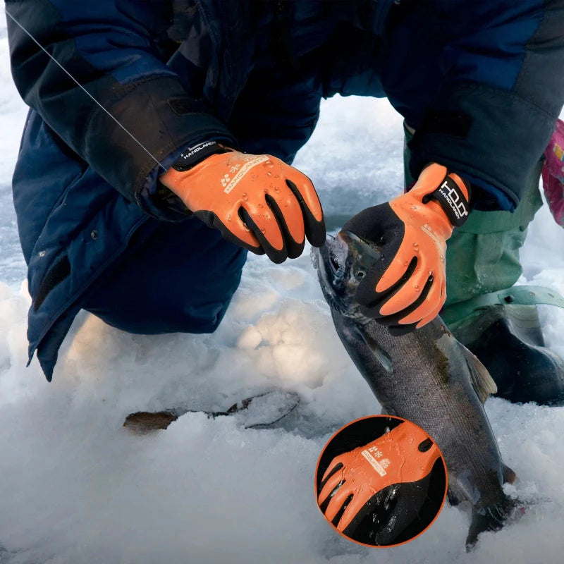 Gants professionnels imperméables et isolants, offrant une protection optimale pour divers travaux en extérieur.