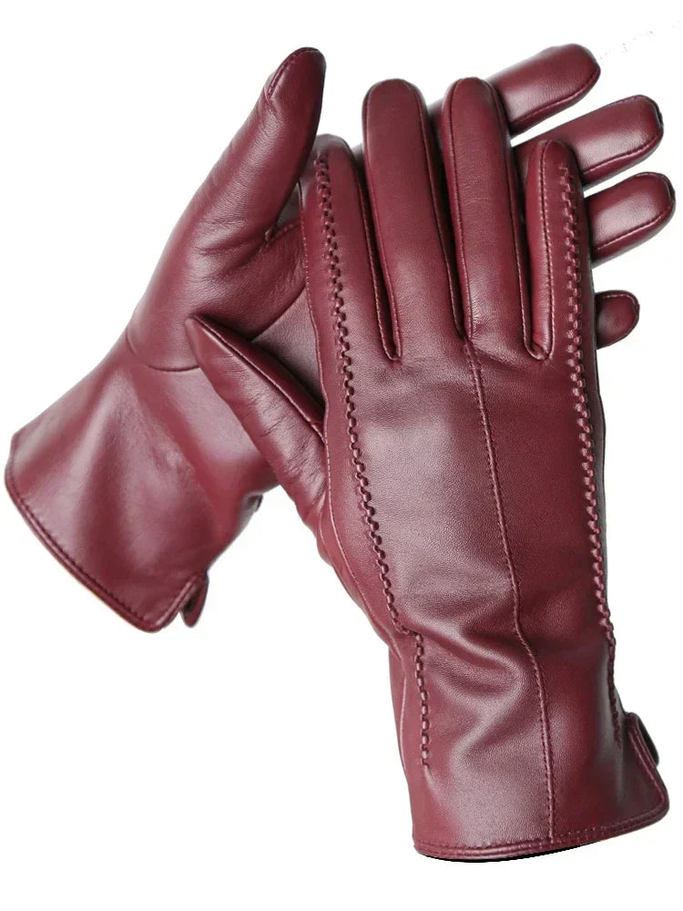 Gants hiver femme en cuir chaud.  Doublure douce. Style élégant et classique.