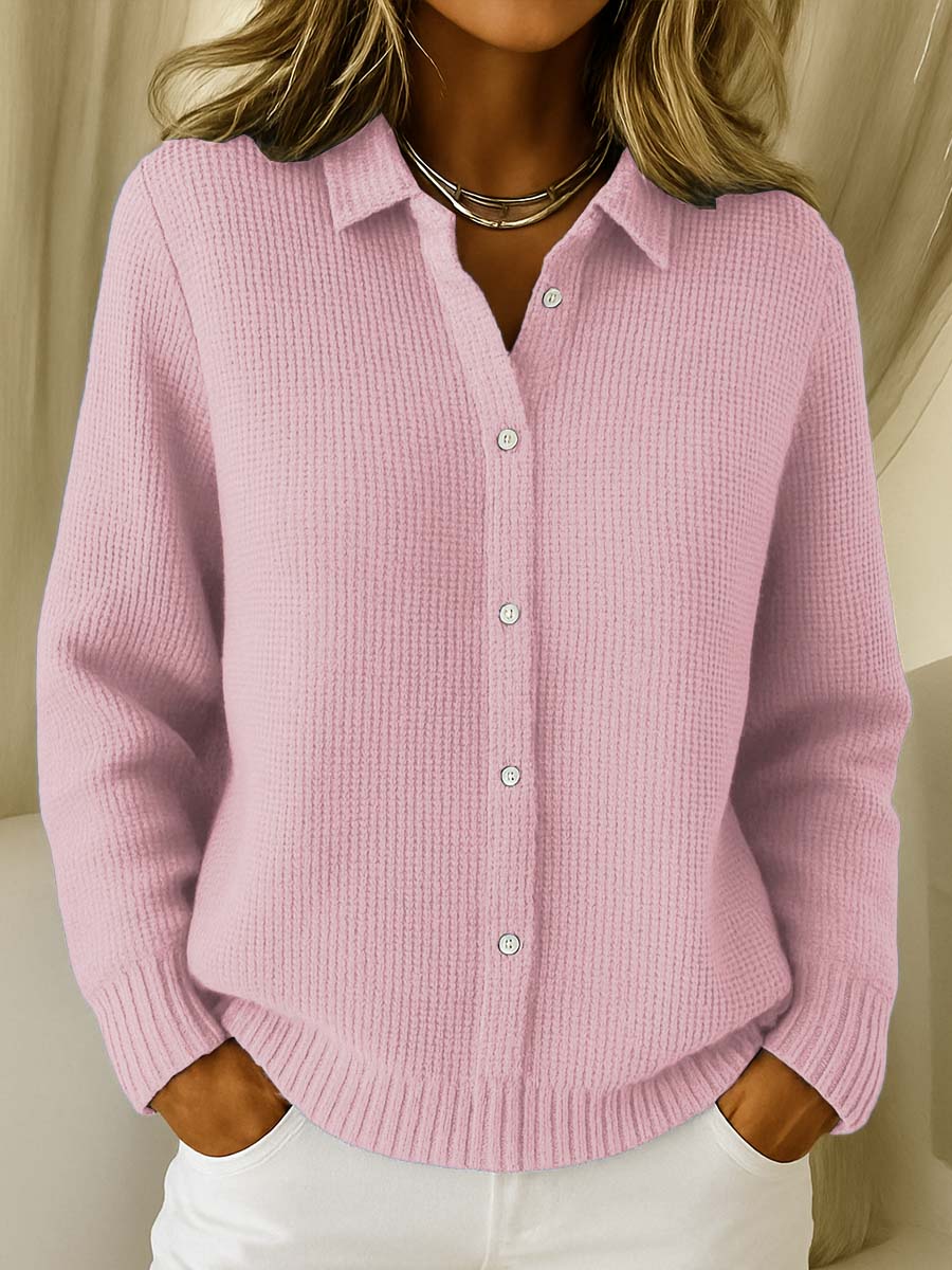 Cardigan femme confortable rose, manches longues, style intemporel pour tenue décontractée ou élégante.