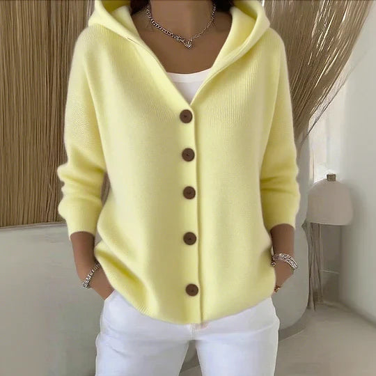 Cardigan femme à capuche vert, doux et polyvalent pour un style élégant en toute saison.