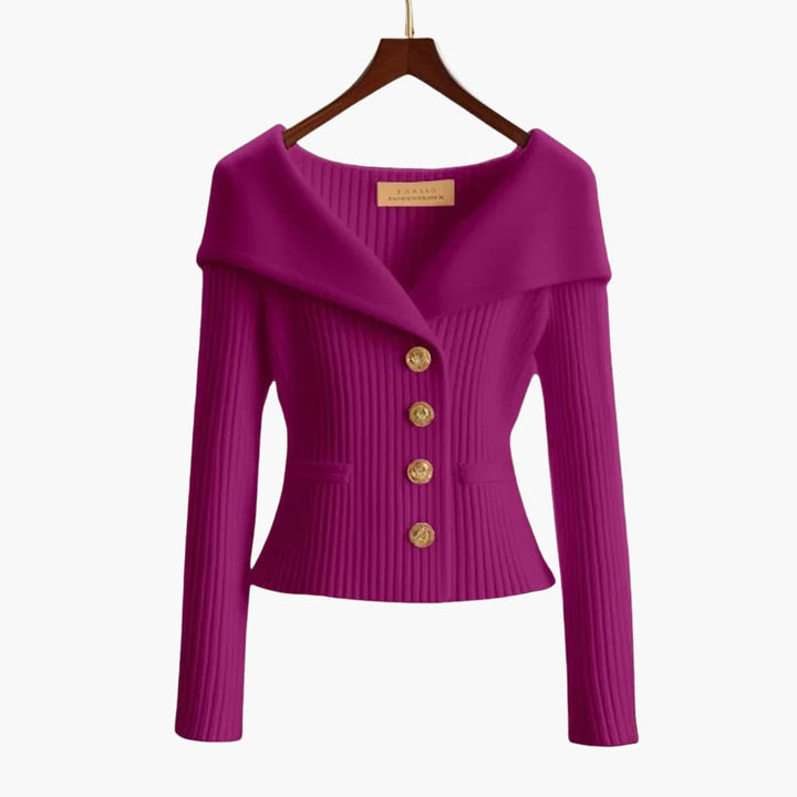 Élégant gilet court côtelé boutonné pour femme, vêtement essentiel pour une mode féminine confortable.