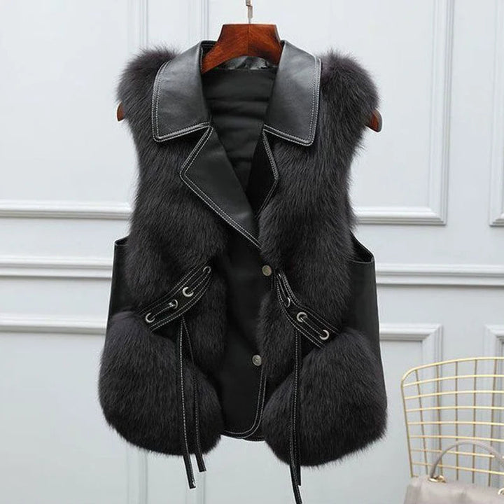 Gilet femme mode sans manches, style raffiné et luxueux. Confortable et élégant.