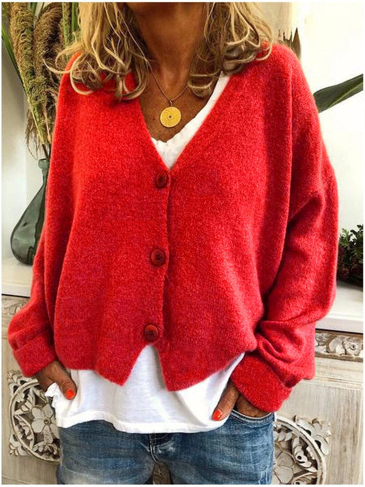 Tenue décontractée chic : Gilet femme Rowyn élégant, col V, confortable. Un pull femme doux et moderne.