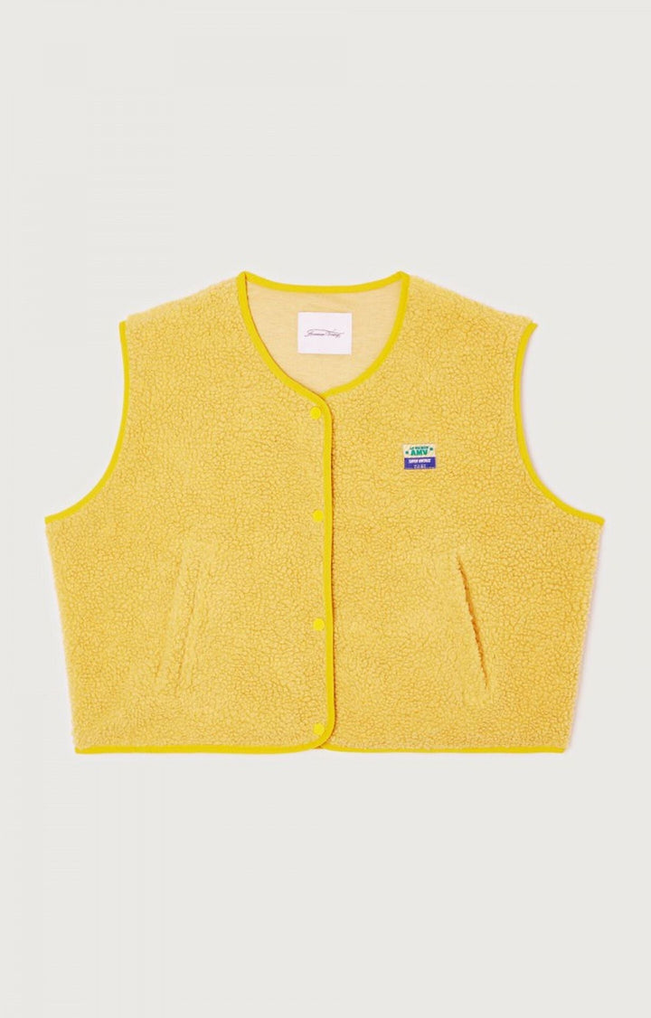 Gilet sans manches femme, confortable et stylé, boutonné, pour un look polyvalent.