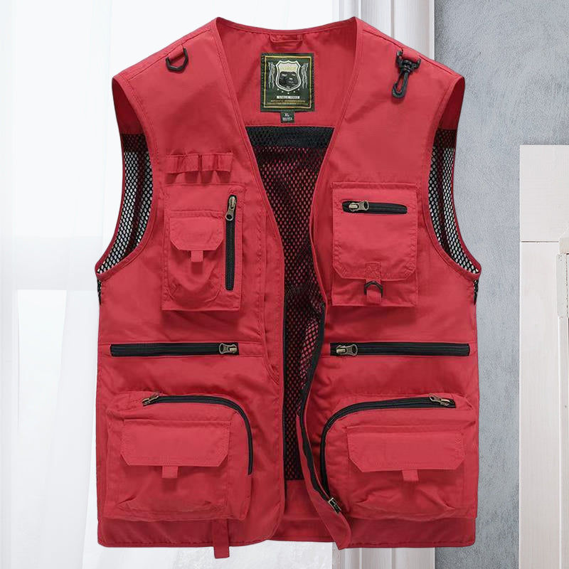 Gilet homme léger beige, vue de face, montrant la coupe sans manches et les multiples poches fonctionnelles.