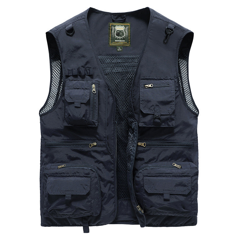 Gilet de voyage homme confortable et stylé, multi-poches, pour explorer le monde et les activités extérieures.