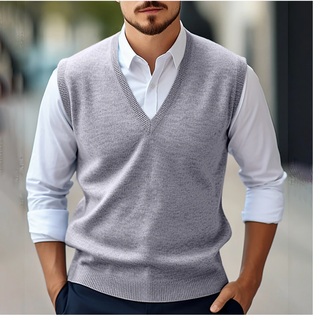 Gilet homme sans manches en coton, élégant et léger.  Coupe ajustée, col V.