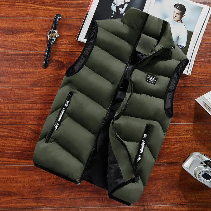 Gilet matelassé homme chaud pour l'hiver. Vêtement sans manches confortable, parfait pour le froid.