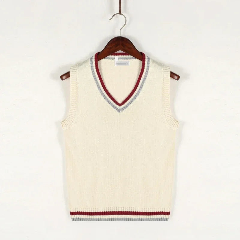 Gilet sans manches homme col V porté, look élégant. Mode décontractée chic pour printemps et automne.