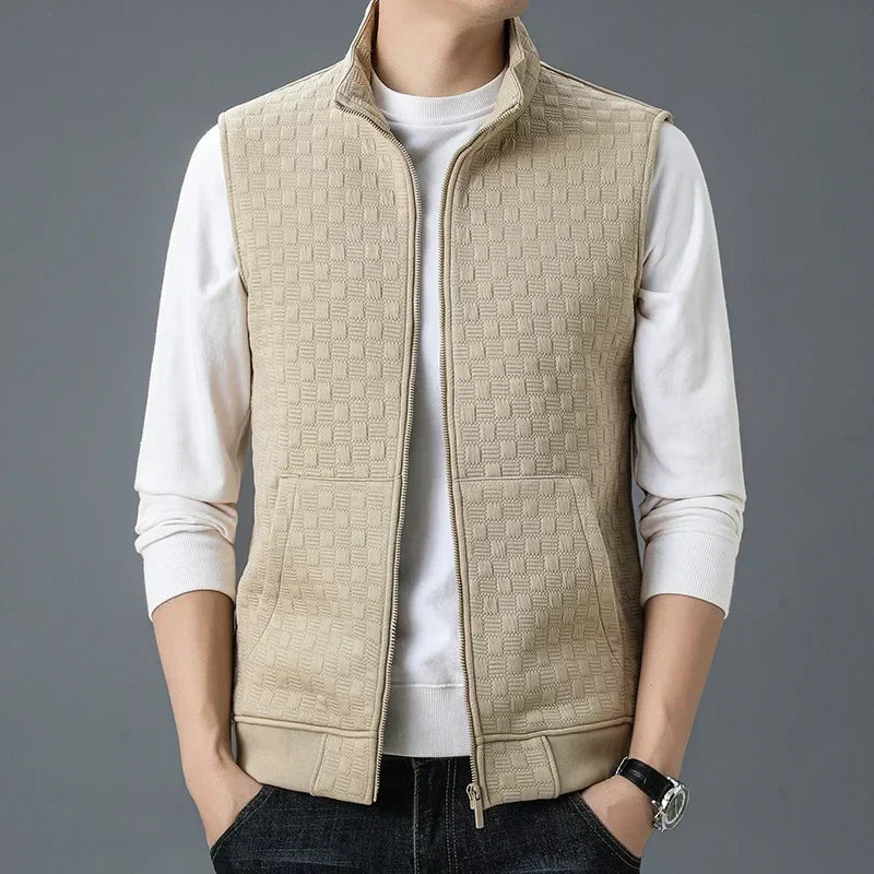 Gilet sans manches zippé pour homme, veste légère et polyvalente, pratique pour la mi-saison.