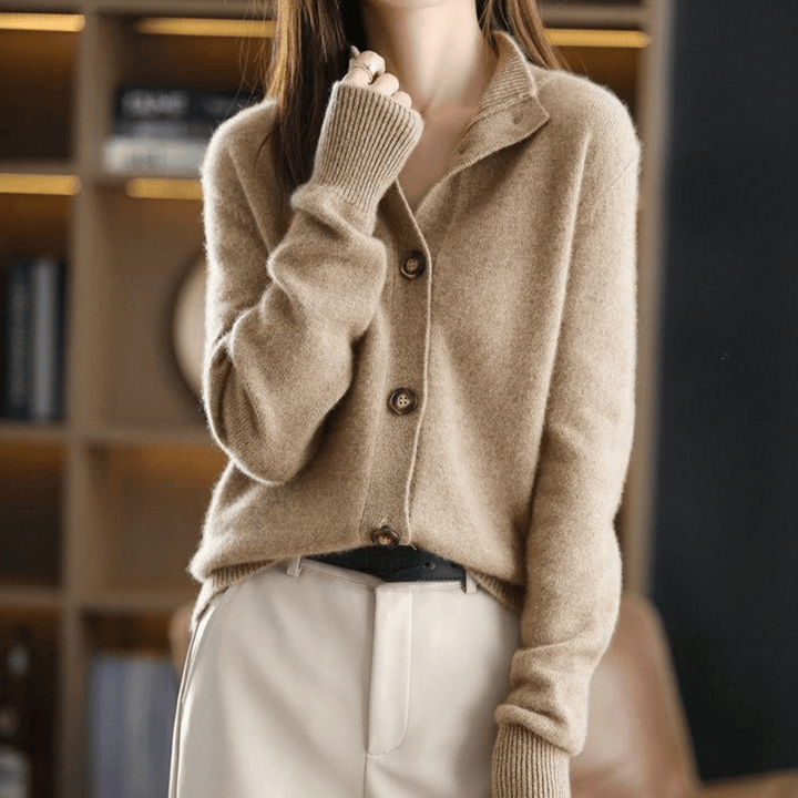 Gilet femmes tricoté à la mode, confortable et douillet, idéal comme haut pour les tenues décontractées.