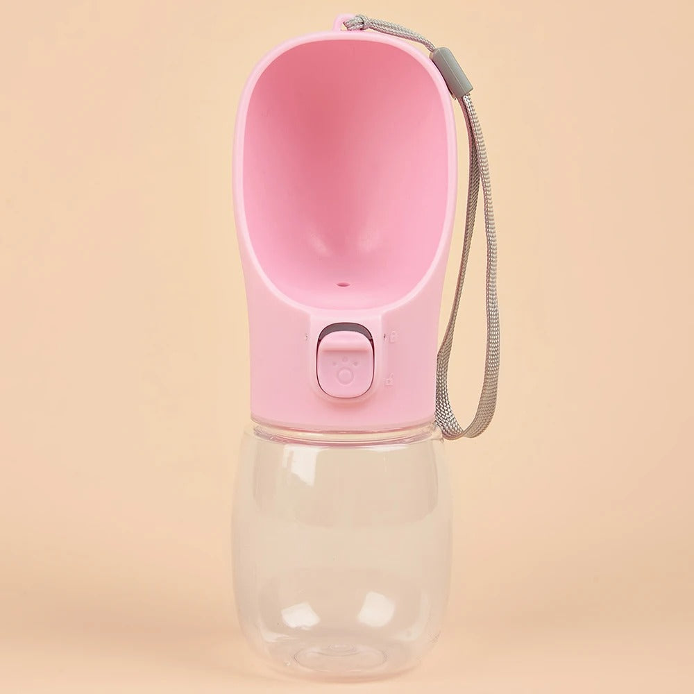 Gourde chien écologique, légère et résistante.  Hydratation facile pour vos balades.  Plusieurs tailles disponibles.