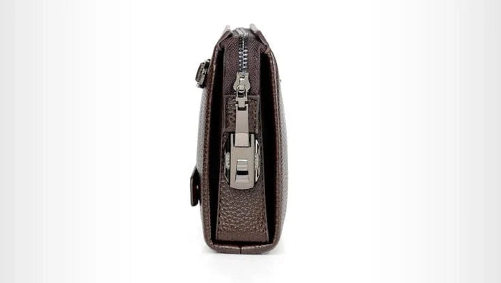 Grand portefeuille homme en cuir PU marron, vue arrière, sobre et fonctionnel, sans ornements excessifs.