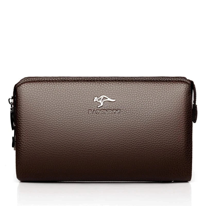 Accessoire homme: portefeuille long en cuir PU marron, rempli avec cartes et billets, optimisation espace.