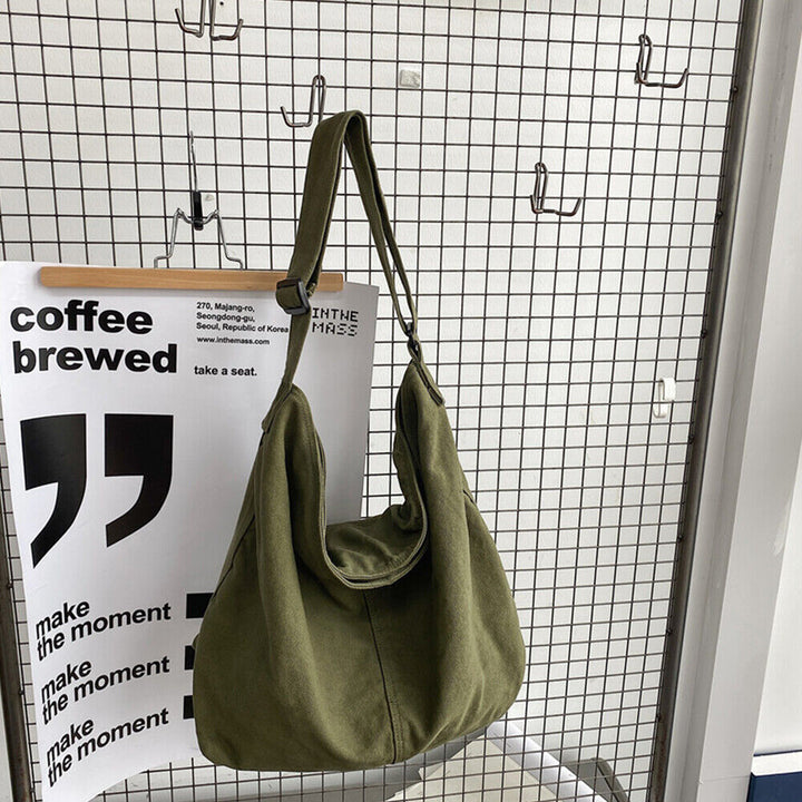 Sac femme en toile grand et décontracté, parfait comme sac à bandoulière ou épaule polyvalent.