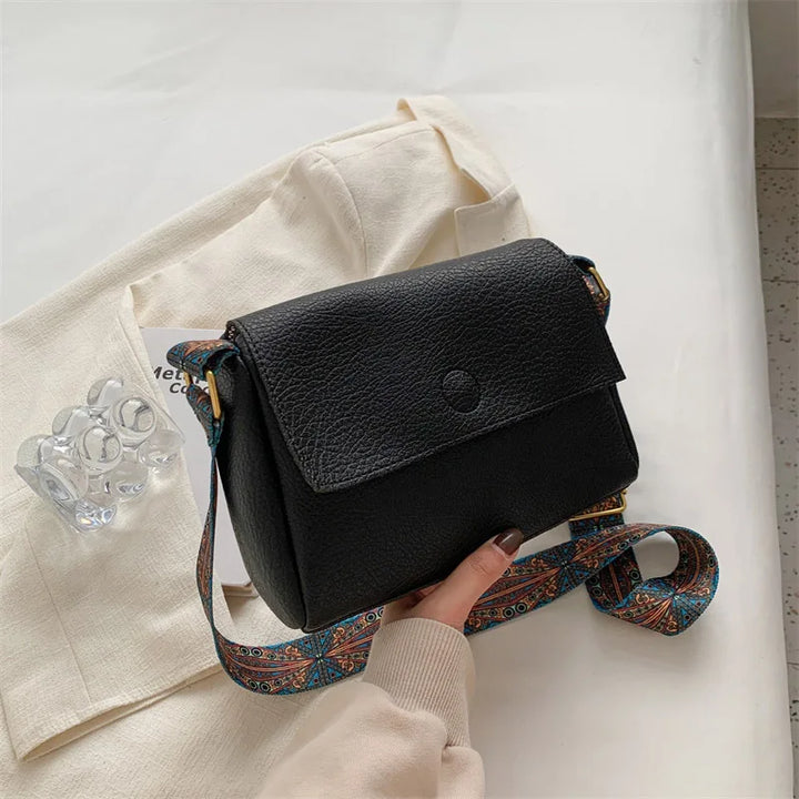 Sac à bandoulière femme, large et confortable, couleur prune en similicuir