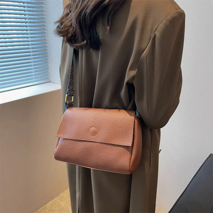 Sac femme spacieux, bandoulière prune en similicuir, idéal pour le quotidien