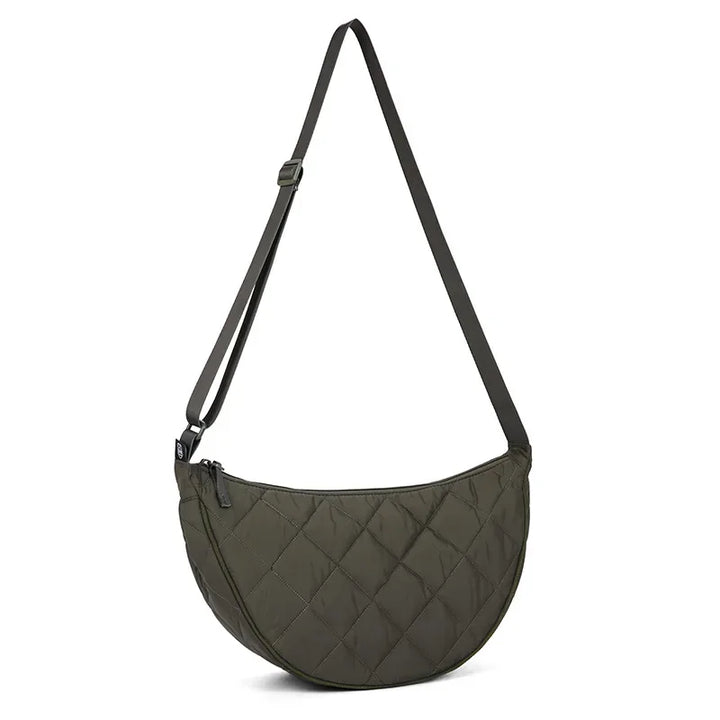 Sac bandoulière femme matelassé léger et grand, besace en nylon pour un look quotidien tendance. Très spacieux.