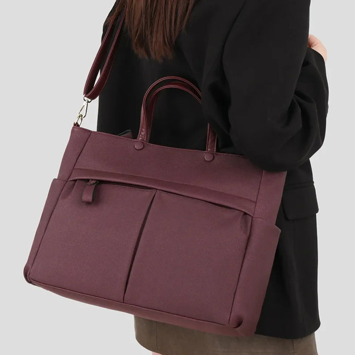 Sac cabas Élise bordeaux, spacieux, avec compartiment pour ordinateur, idéal pour étudiantes.