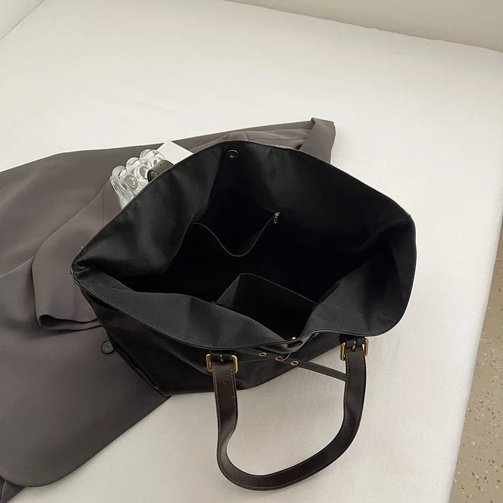 Sac à main cabas femme marron, design élégant, grand pour lycée, études. Sac épaule pratique.