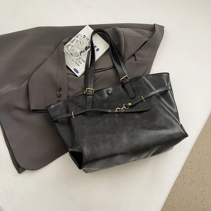 Sac cabas femme polyvalent en similicuir marron, idéal lycée, cours, études. Grand sac épaule élégant.