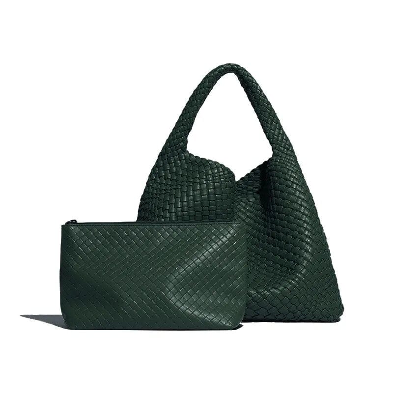 Vue intérieure spacieuse d'un sac cabas tressé, mettant en valeur son grand volume pour essentiels.