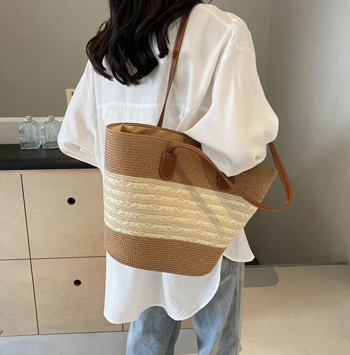 Sac d'été en paille, grand et pratique pour la plage ou les vacances, style décontracté femme.