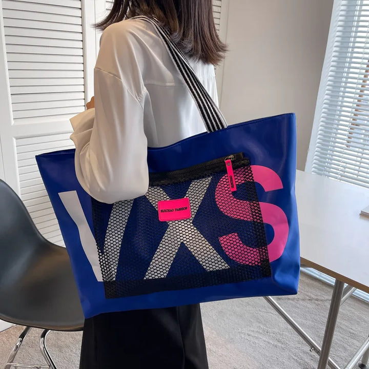 Accessoire de plage : sac fourre-tout XXL en nylon étanche, parfait pour femme et l'été.