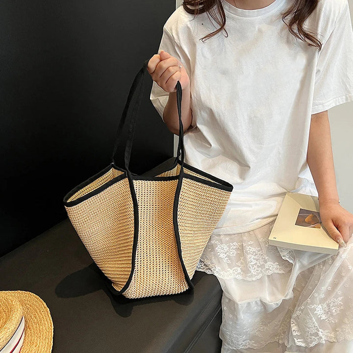 Sac cabas Hélios en paille naturelle, l'incontournable pour les sorties plage et vacances