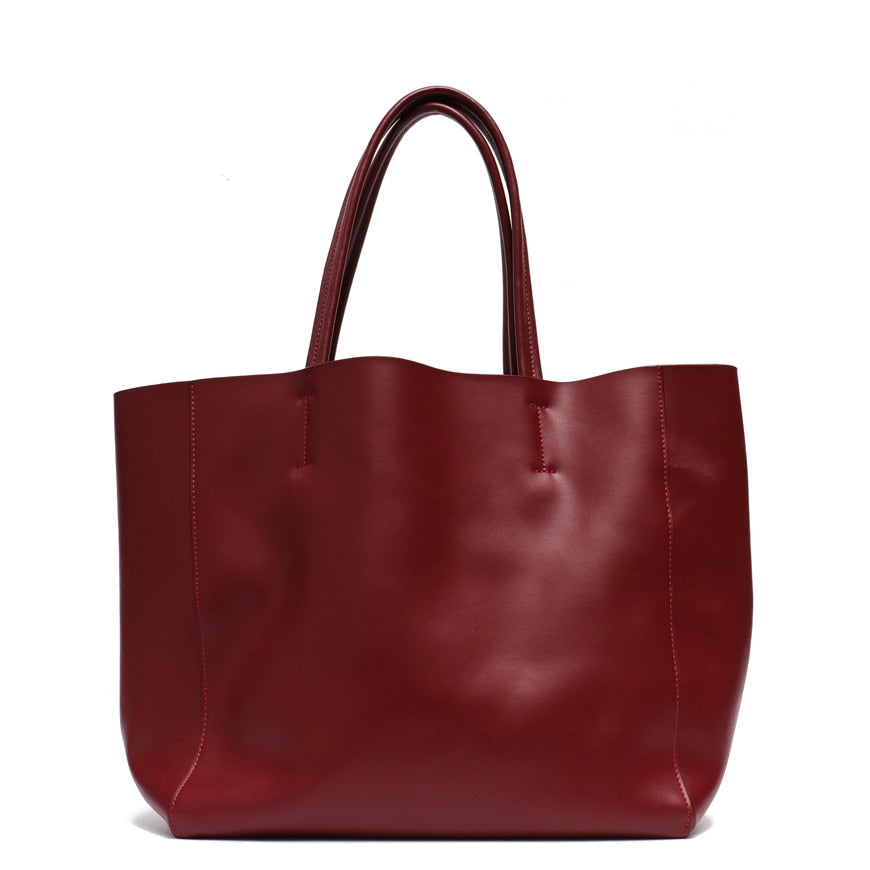 Grand sac cabas femme en cuir, élégant et pratique pour transporter tous vos essentiels.
