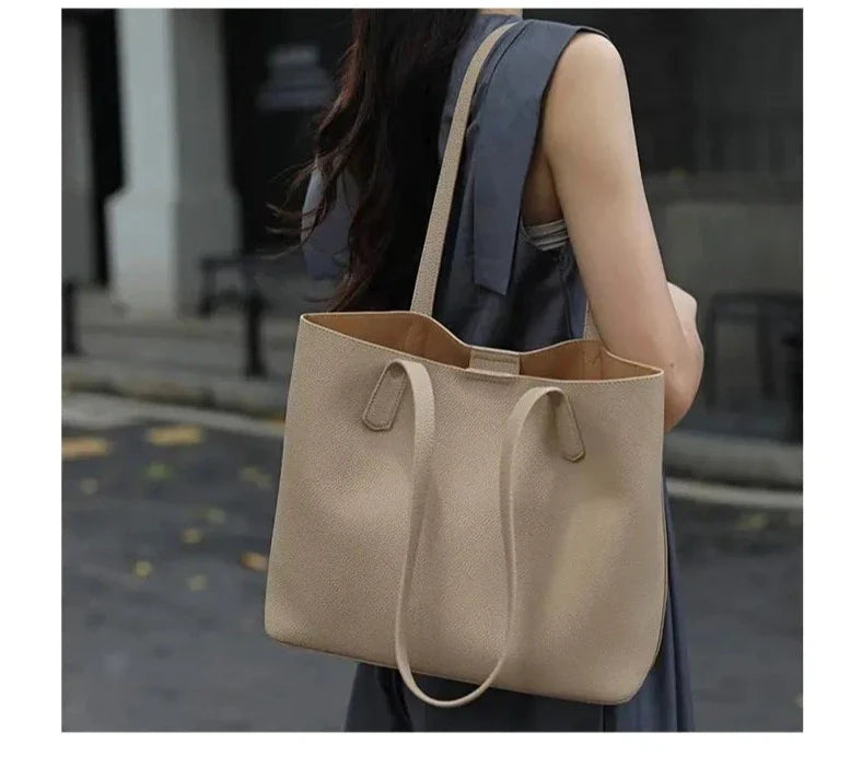 Grand sac à main femme abricot élégant et pratique, parfait pour le quotidien, en cuir grainé.