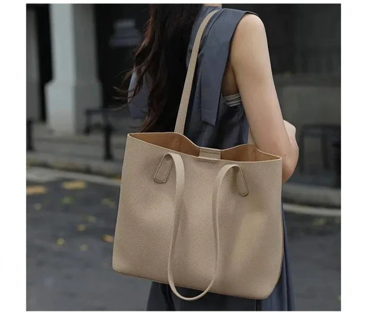 Grand sac à main femme abricot élégant et pratique, parfait pour le quotidien, en cuir grainé.