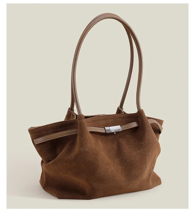 Grand sac à main femme en cuir suède élégant, idéal pour le quotidien et accessoire mode.
