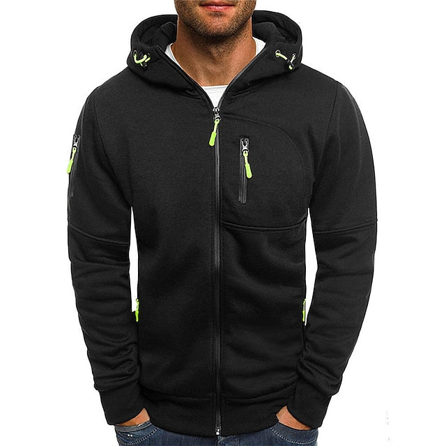 Homme portant le hoodie Jaron. Sweat à capuche streetwear polyvalent, parfait pour un look décontracté moderne.