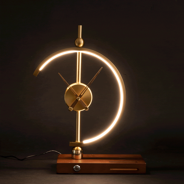 "Horloge-lampe moderne avec design élégant, LED éco et chargeur sans fil intégré, idéale pour salon ou bureau."