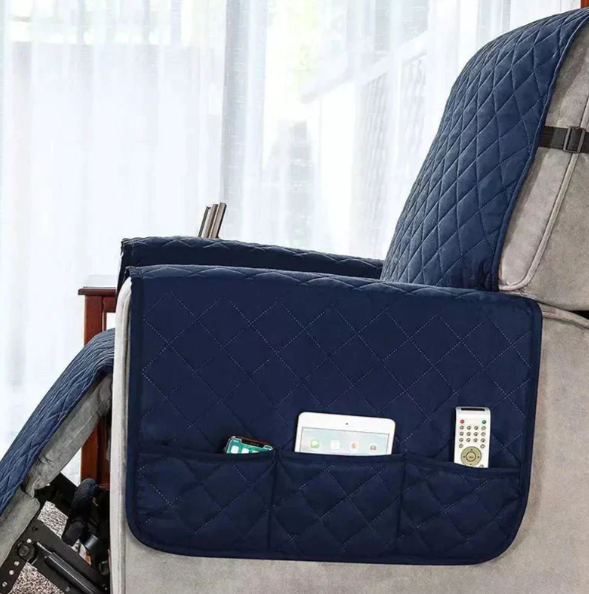 Housse de fauteuil élastique ajustable, couleur neutre, protège et embellit votre mobilier avec style et confort.