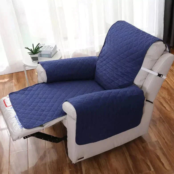 Housse de fauteuil élastique ajustable, couleur neutre, protège et embellit votre mobilier avec style et confort.