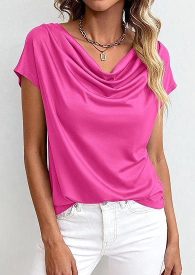 Top femme doux et polyvalent à manches courtes, idéal pour les journées de printemps et d'été. Un essentiel chic.