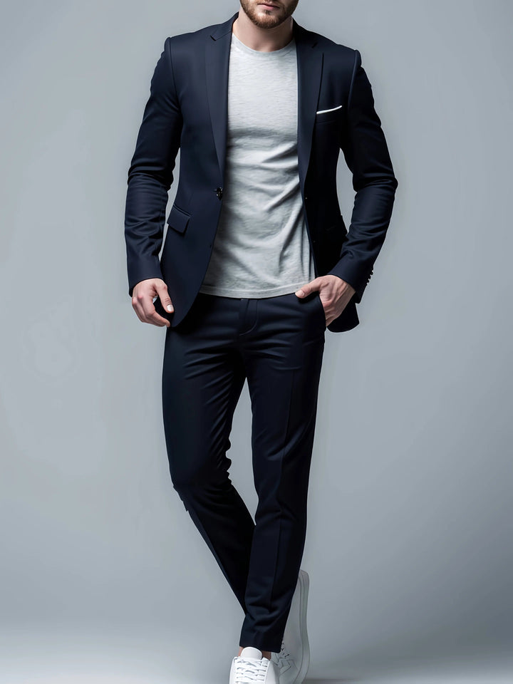 Vêtement de travail mode masculine: Costume homme slim noir, design contemporain. Élégance affirmée pour un look sophistiqué et intemporel.