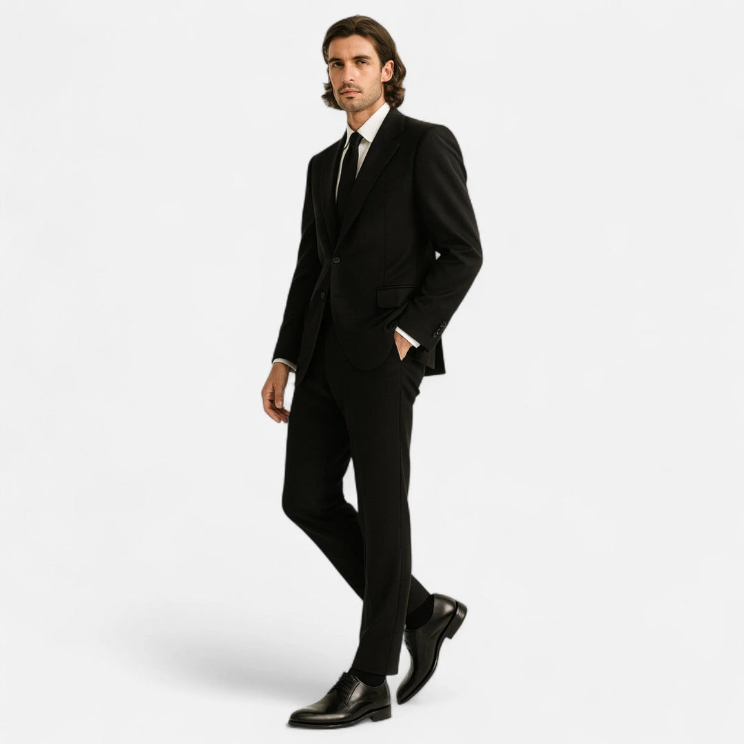 Derby homme à lacets, design classique et confortable, disponible en cuir marron et noir.