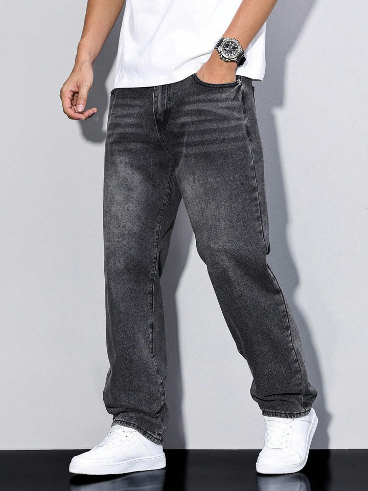 Jean droit homme, vue frontale, ceinture et fermeture éclair, style casual moderne et polyvalent.