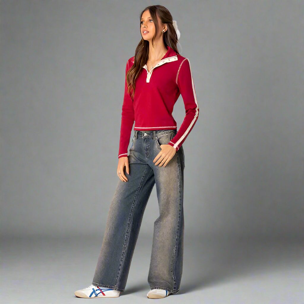 Pantalon jean femme taille basse, coupe ajustée style Y2K, matière stretch confortable et moderne.