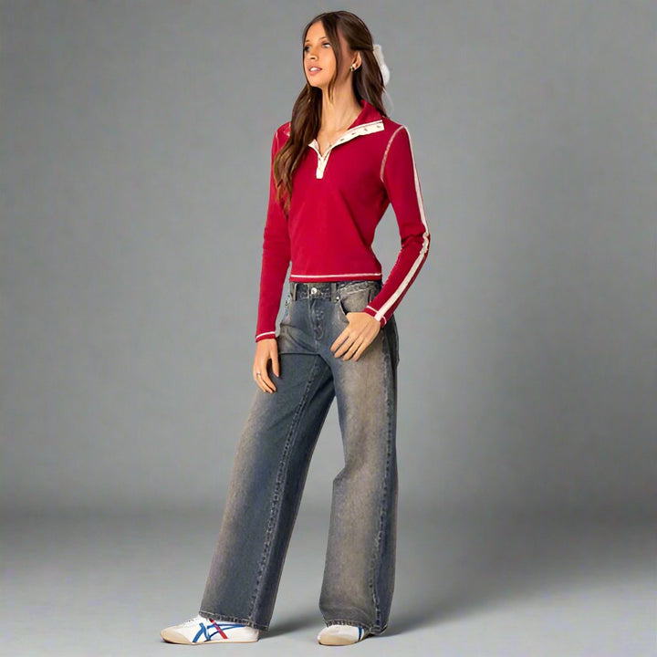 Pantalon jean femme taille basse, coupe ajustée style Y2K, matière stretch confortable et moderne.