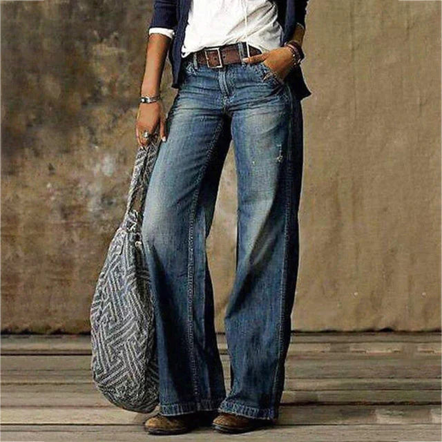 Pantalon jeans femmes polyvalent, idéal pour un look décontracté ou chic. Denim confortable et tendance.