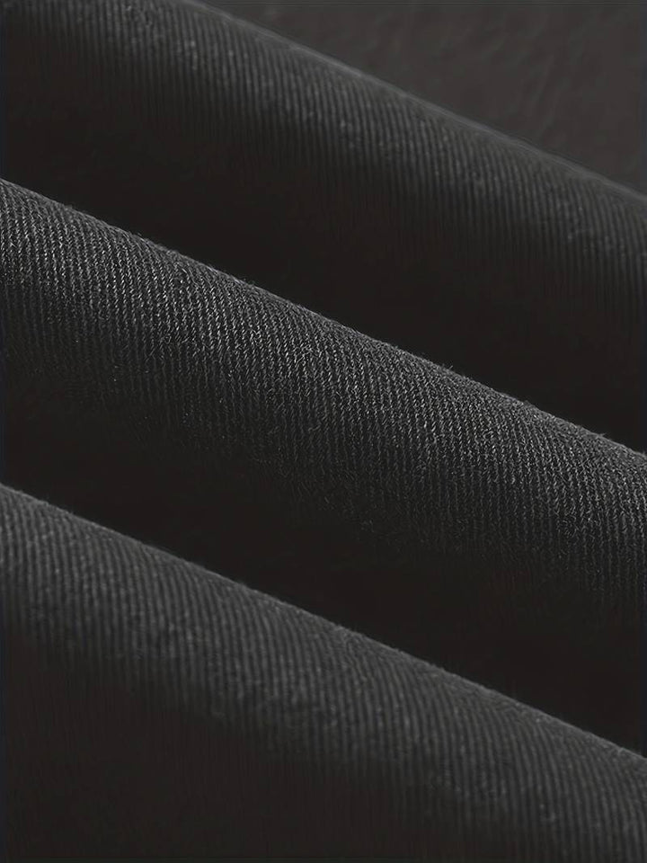 Jeans slim-fit bleu foncé homme, denim stretch, parfait pour un style chic et confortable.